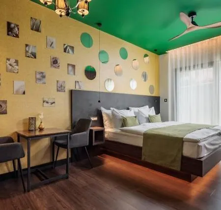 Boutique Vino & - Infinity Pool - Rooftop - Apartament Podstrana
