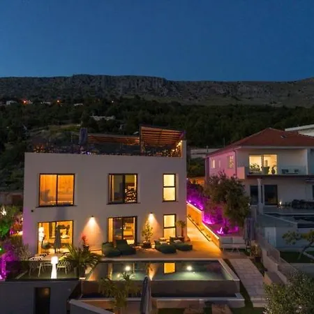 Boutique Vino & - Infinity Pool - Rooftop - Apartament Podstrana