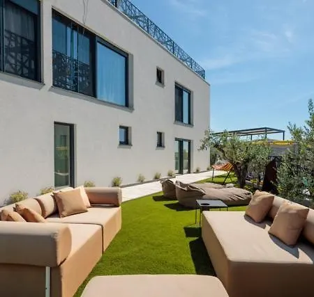 Boutique Vino & - Infinity Pool - Rooftop - Podstrana