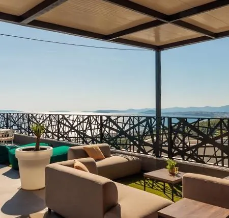 Boutique Vino & - Infinity Pool - Rooftop - Podstrana