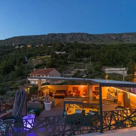 Boutique Vino & - Infinity Pool - Rooftop - Apartament Podstrana