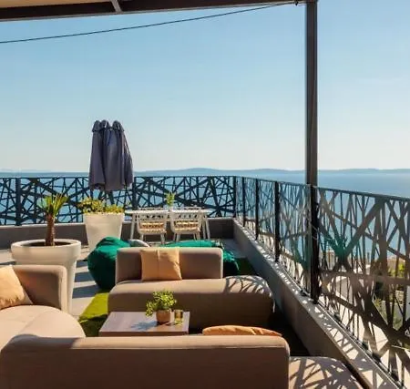 Boutique Vino & - Infinity Pool - Rooftop - * Podstrana